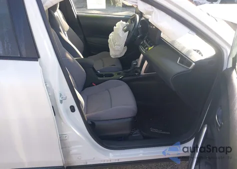 2023 Toyota Corolla Cross Hybrid Se z USA, uszkodzony, nr VIN 7MUFBABG7PV016309